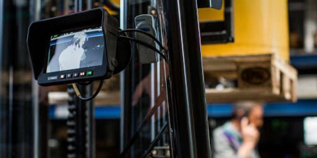 5 Real-Life Scenarios Where Forklift Cameras Prevented Major Accidents